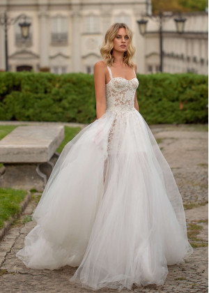 Beaded Lace Mini Wedding Dress With Tulle Skirt